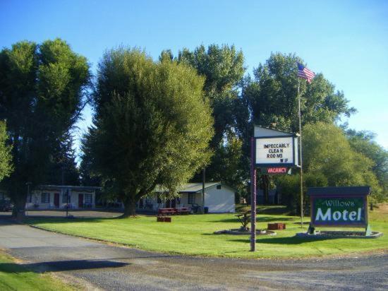 The Willows Motel Wilbur Exterior foto